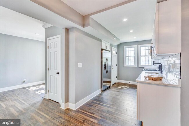 Building Photo - 3015 Spaulding Ave