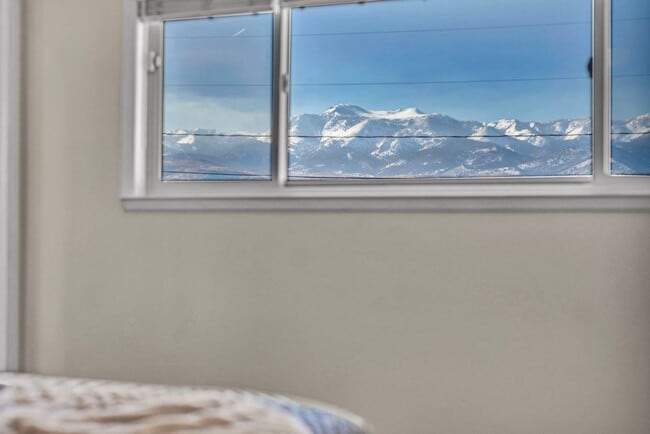 Building Photo - FULLY FURNISHED MOUNTAIN VIEW RETREAT with HOT TUB, RV PARKING & NO HOA
