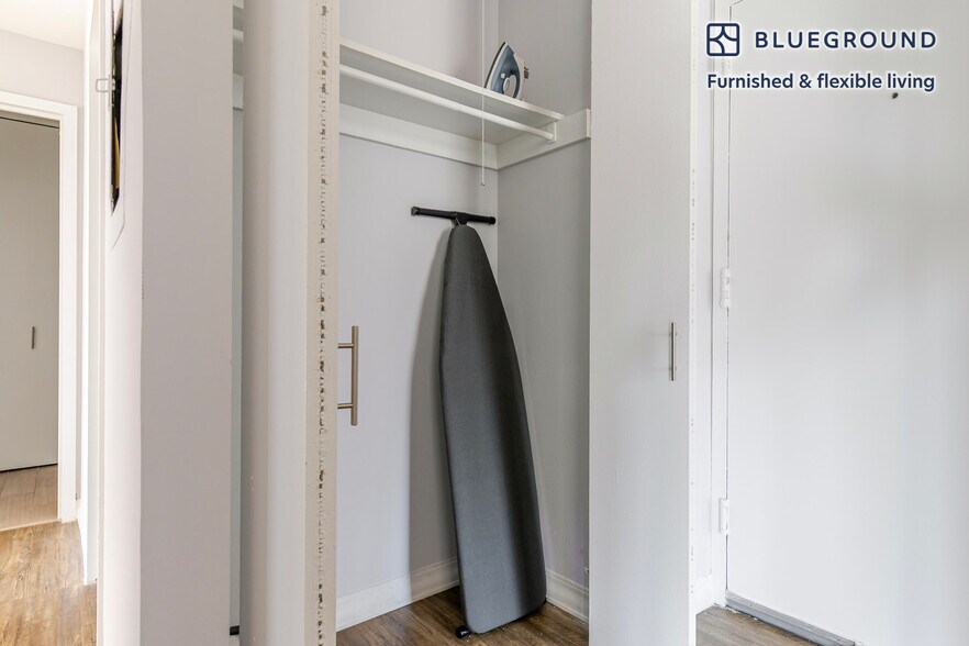 Building Photo - 8 W Chestnut St