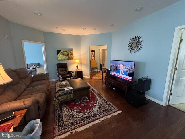 Building Photo - 2604 Chapel Lake Dr