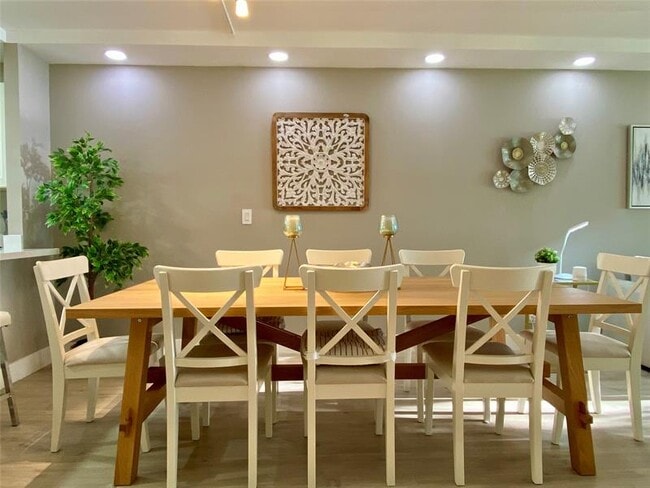 Building Photo - 3010 N Course Dr