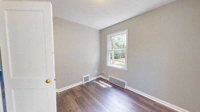 Building Photo - W.130th-Bellaire neighborhood, updated 3 b...