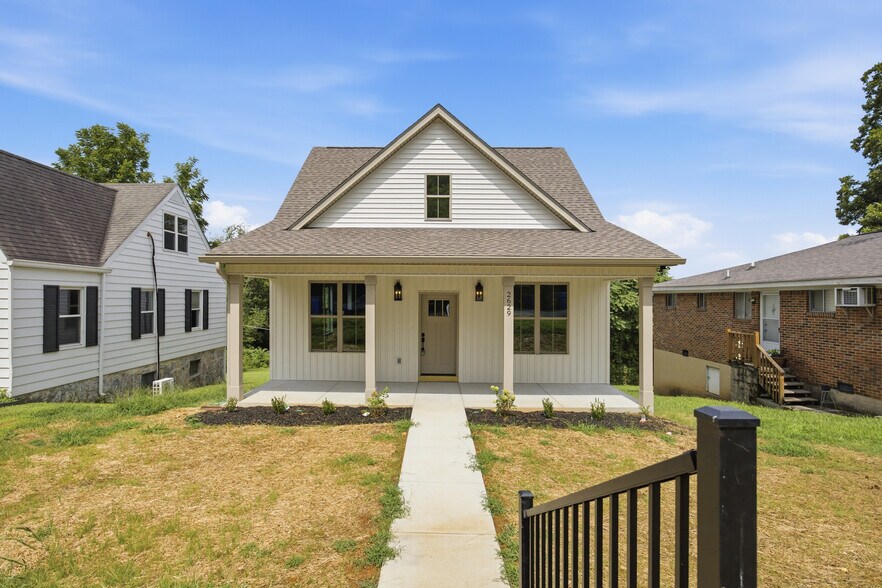 Building Photo - 2629 14th Ave