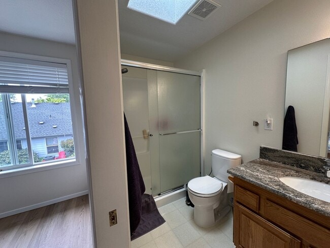 Building Photo - 807 NW Sundance Cir