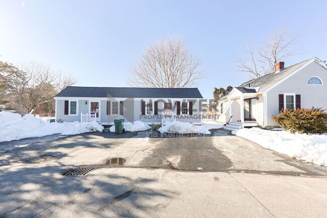 Building Photo - 1 Wimbledon Dr