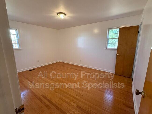 Building Photo - 1255 Robert Dinkins Rd