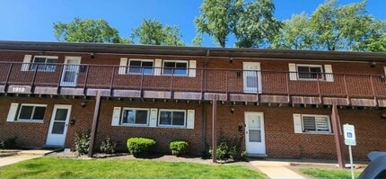 Building Photo - 1910 W Hatherleigh Ct