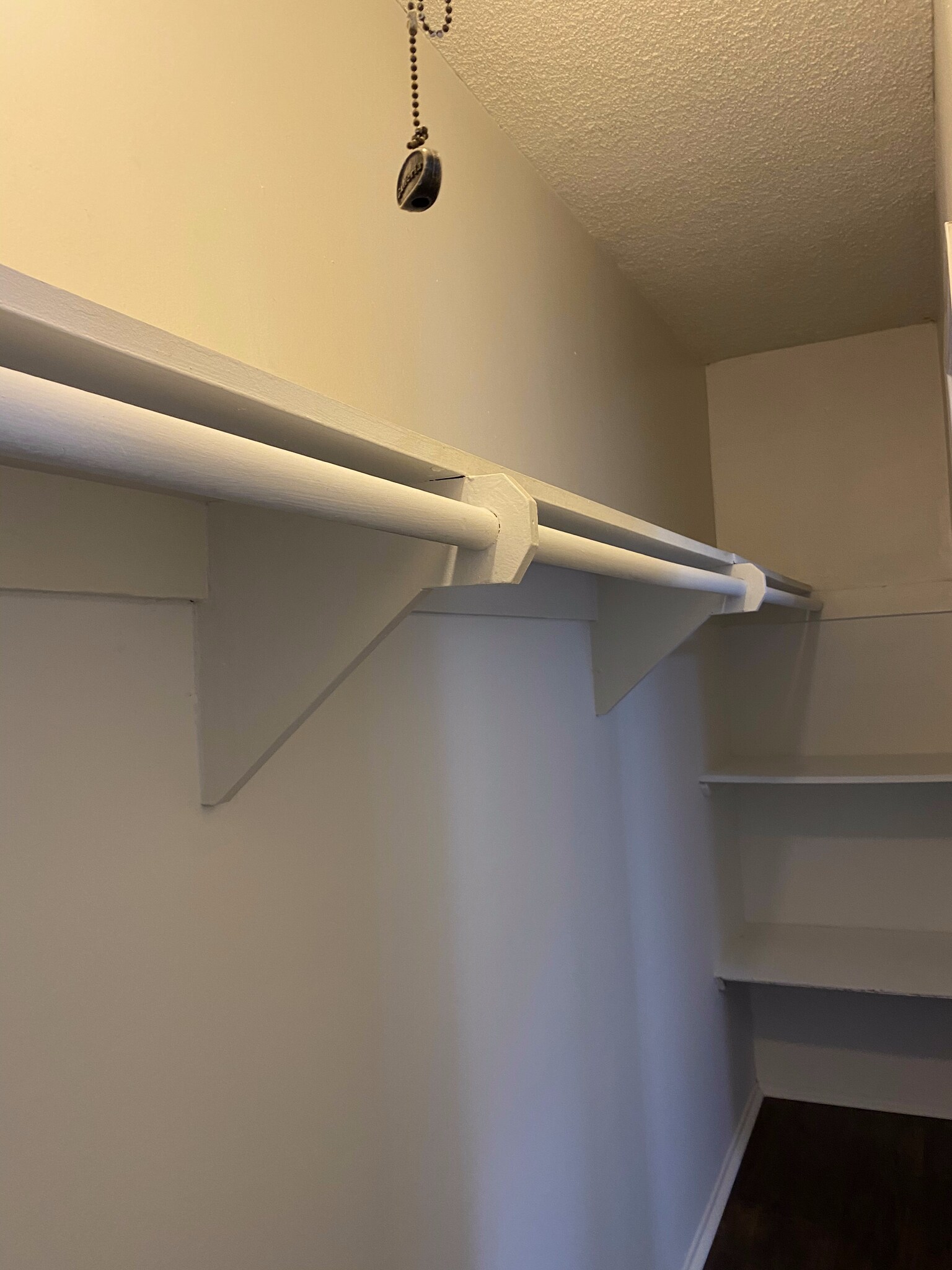 Building Photo - 911 N Harper Ave