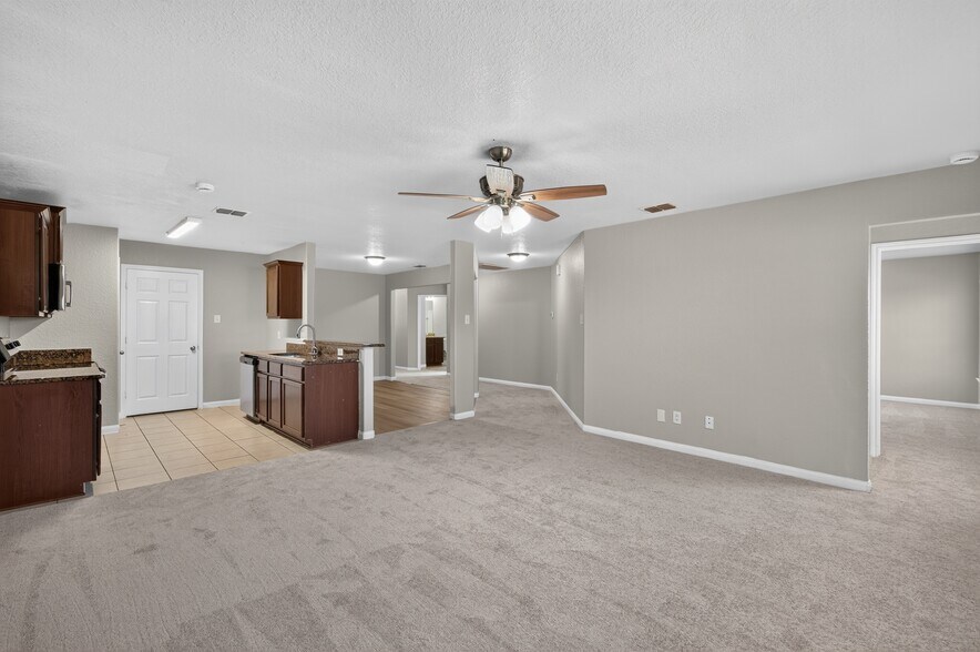Building Photo - 6531 Luckey Sq