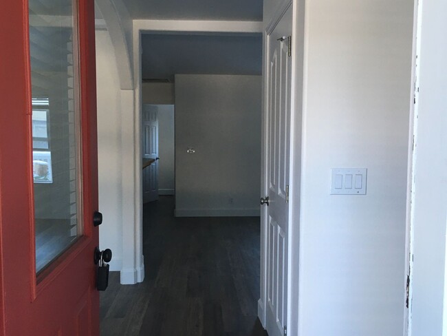 Building Photo - k1181