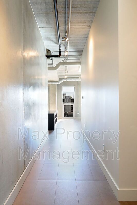 Building Photo - 309 E 5th St