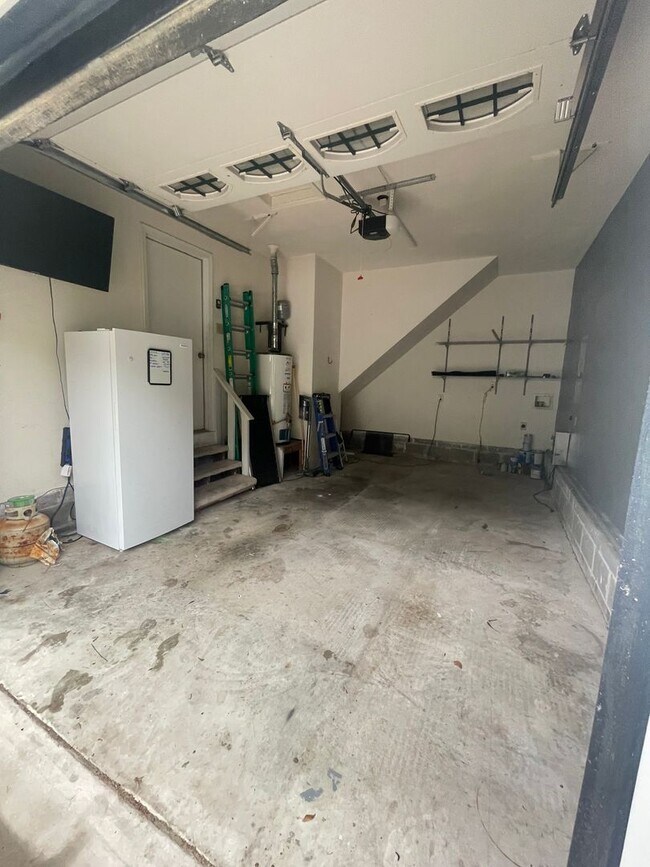 Building Photo - Beautiful home in Riverwalk