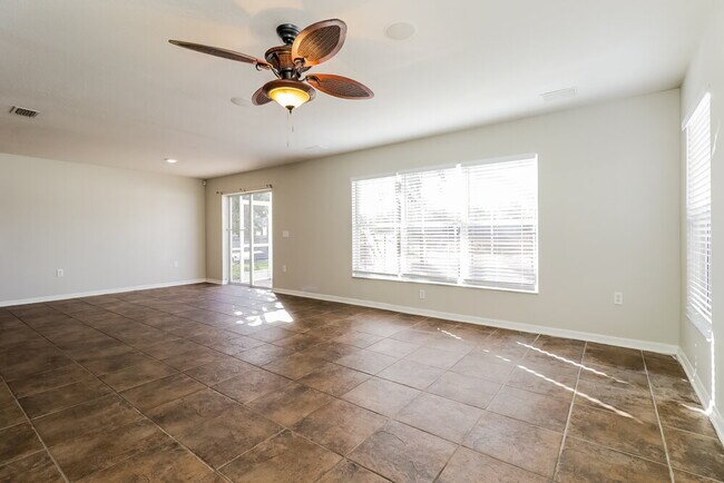 Building Photo - 19738 Timberbluff Dr