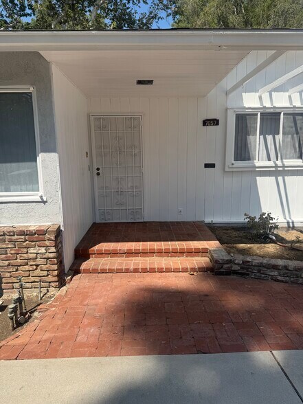 Primary Photo - 7057 Vassar Ave