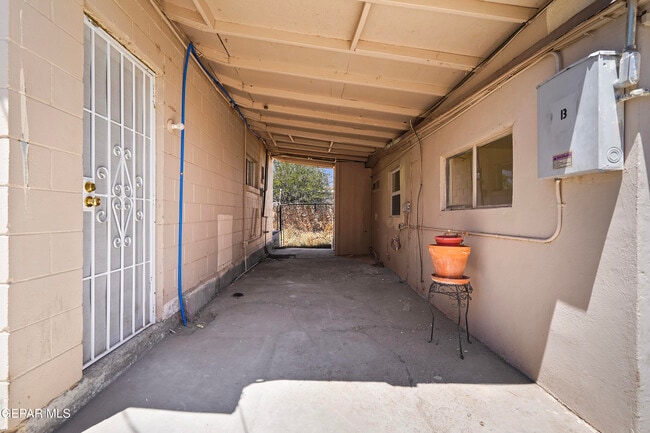 Building Photo - 209 N Seville Dr