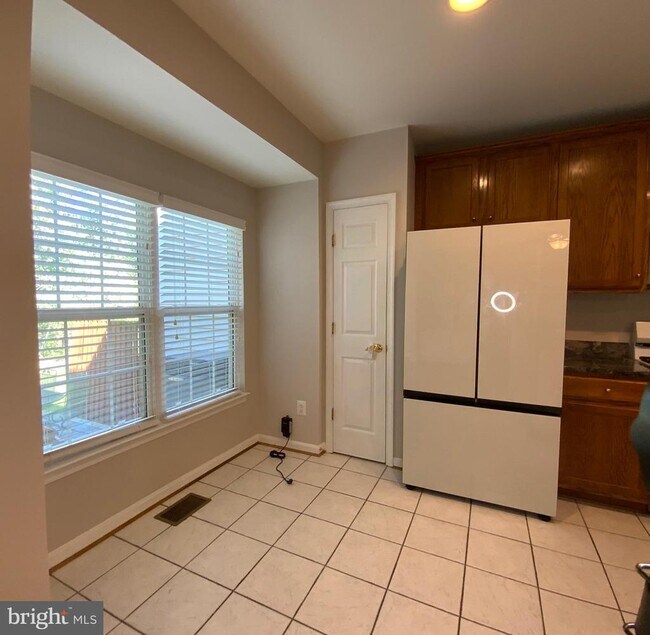 Building Photo - 5722 Governors Pond Cir