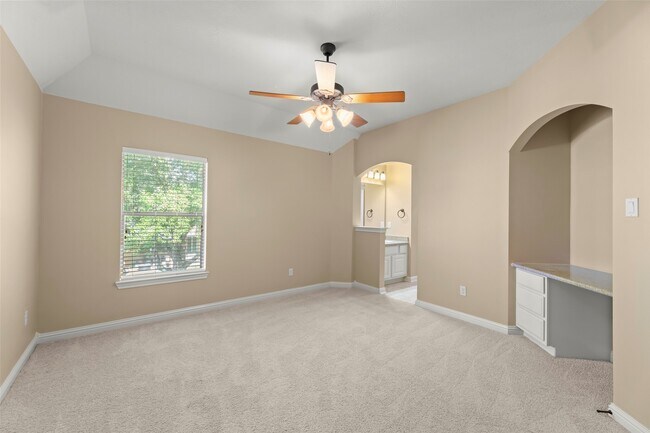 Building Photo - 25314 Greenwell Springs Ln