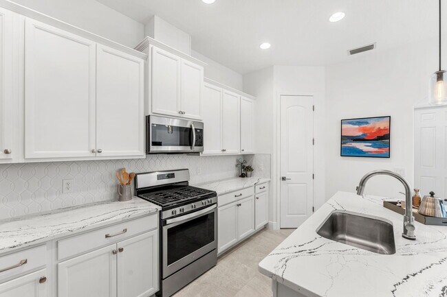 Building Photo - 8130 Allure Dr