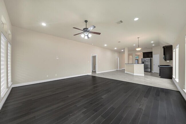 Building Photo - 17503 Woodfalls Ln