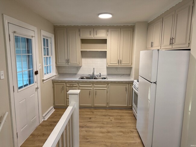 Building Photo - 539 Goshen Ave