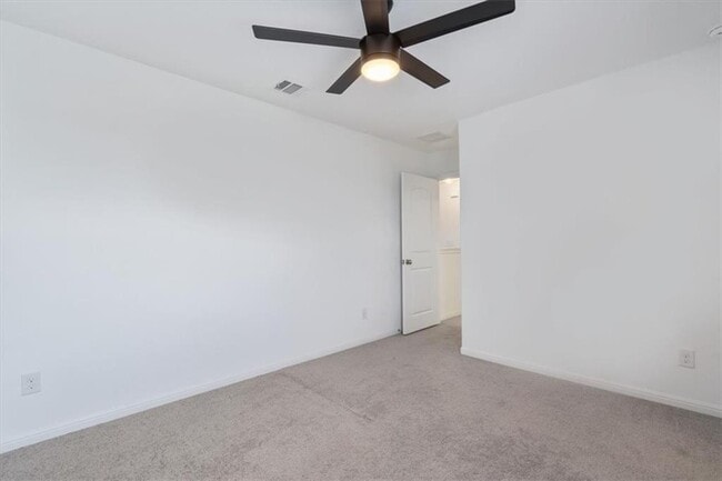 Building Photo - 6500 Routenburn St