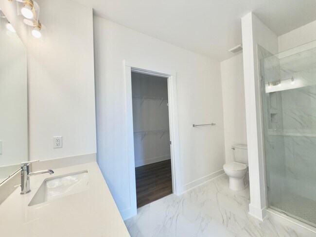 Building Photo - 3405 Holabird Ln