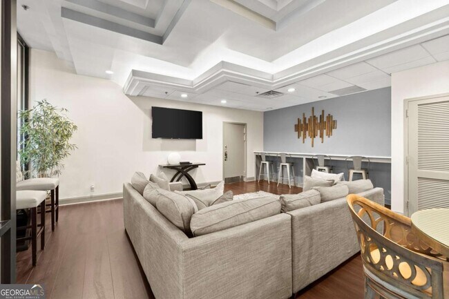 Building Photo - 3481 Lakeside Dr NE