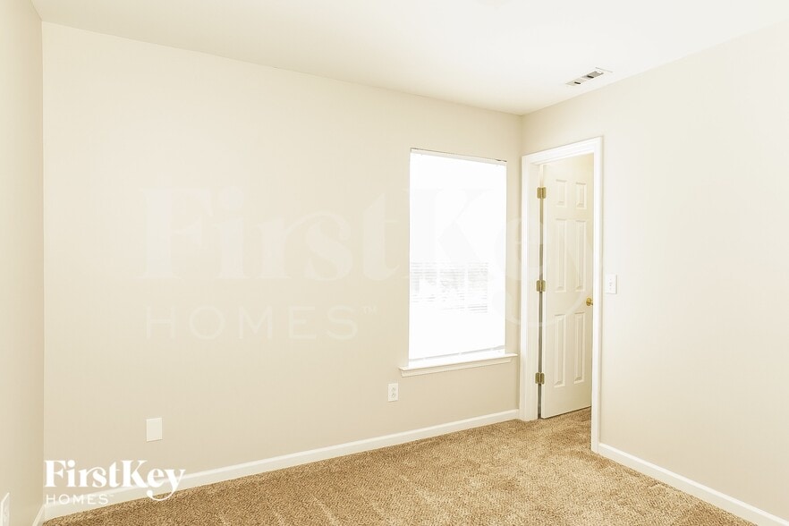 Building Photo - 6101 Elderbush Dr