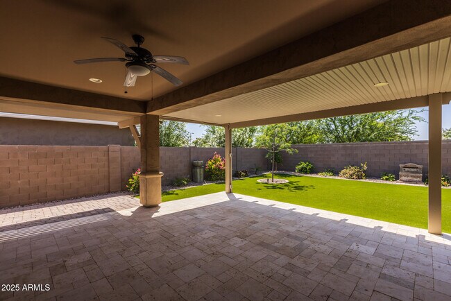 Building Photo - 20673 E Canary Way