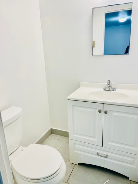 Building Photo - 243 W Post Rd