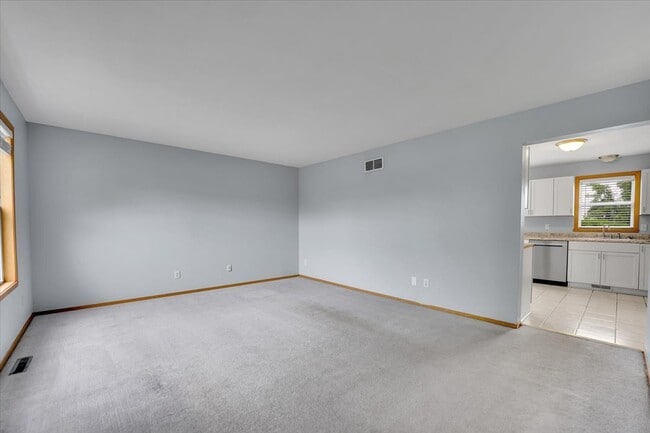 Building Photo - 6621 Samantha Ln