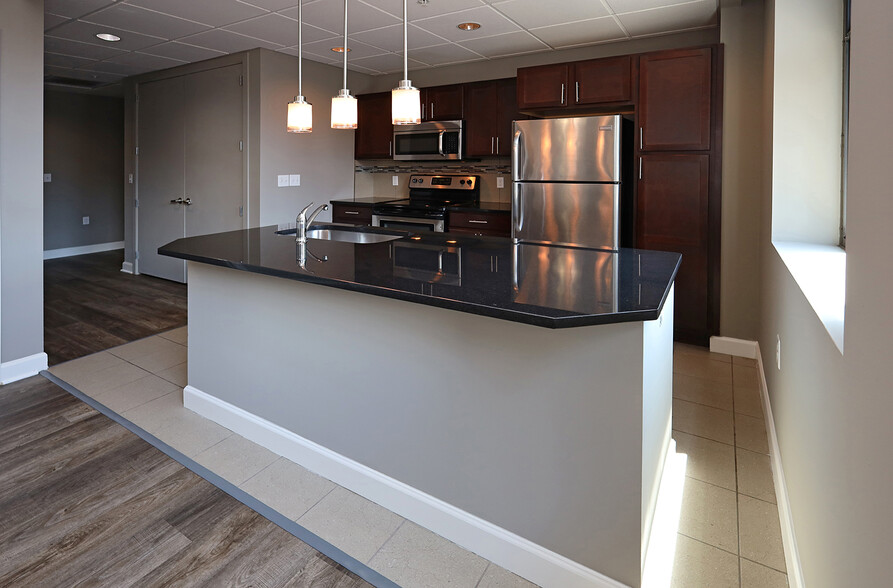 Model - Kitchen - The Residences At Hanna