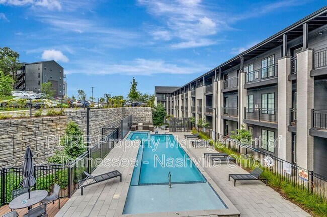 Building Photo - 600 E Trinity Ln
