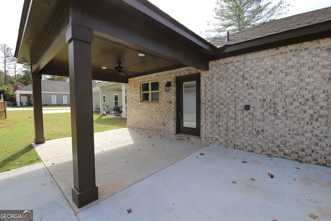 Building Photo - 512 Springdale Dr