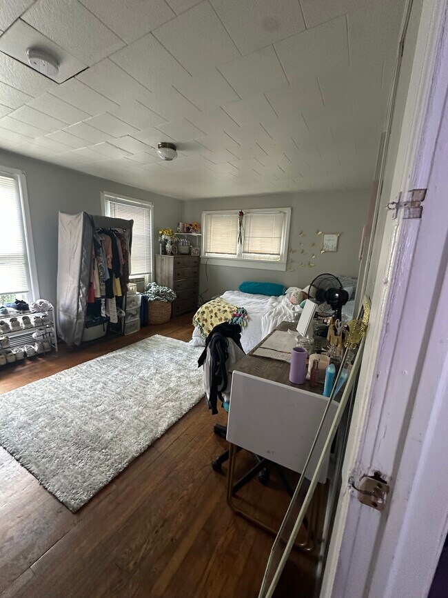 Building Photo - 126 Hudson St