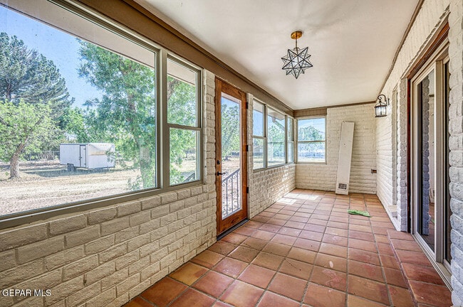 Building Photo - 137 Lanell Dr
