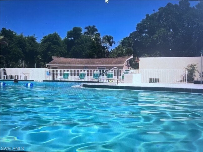Building Photo - 4261 Island Cir