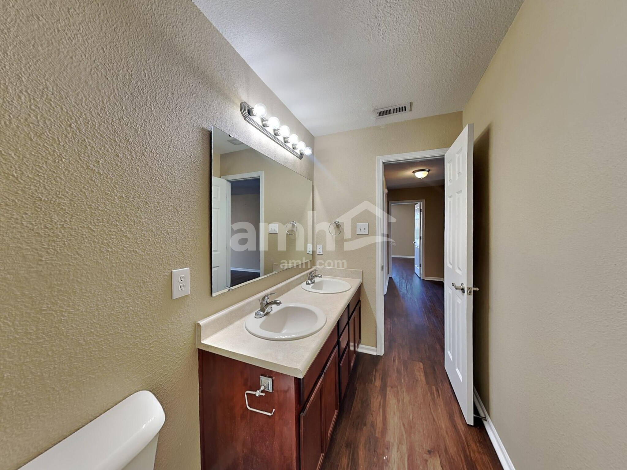 Building Photo - 7927 Newhall Way