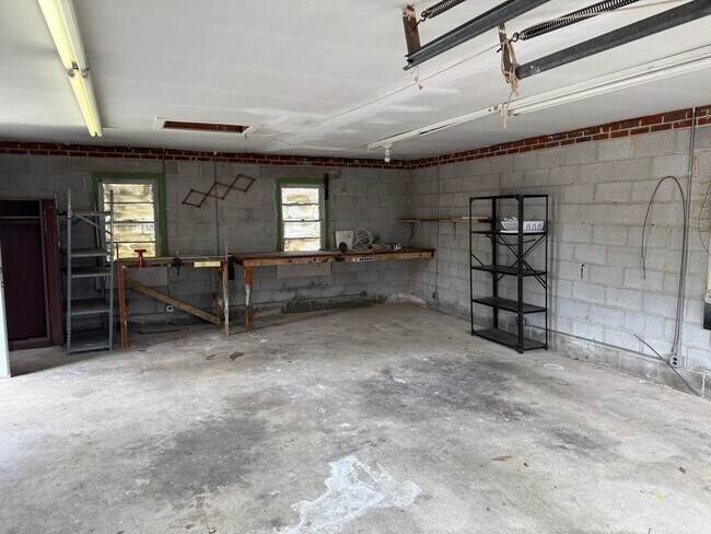 Building Photo - 8276 Franklin Ln