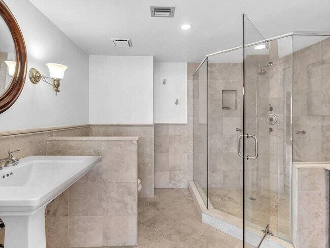 Building Photo - 4200 N Ocean Dr