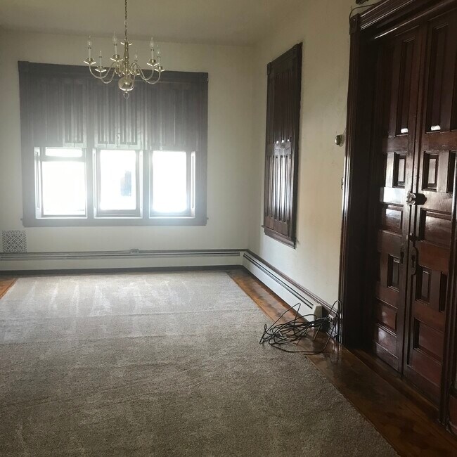 Living room - 208 Main St