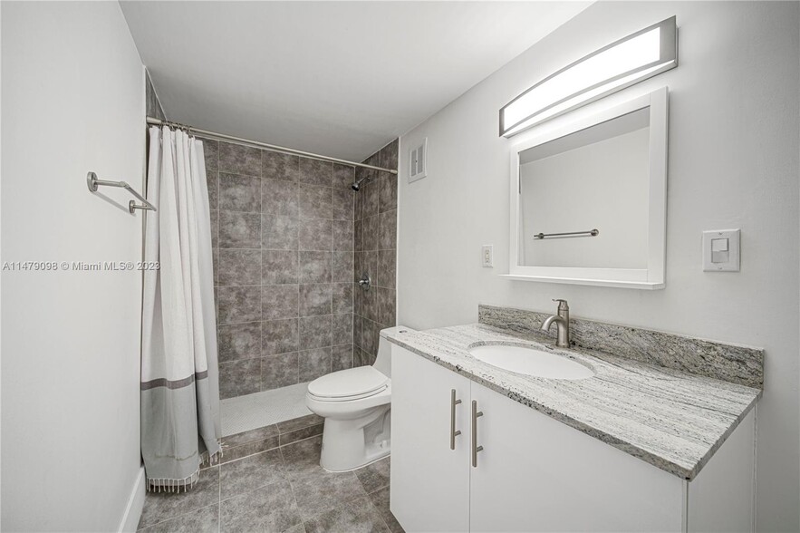 Building Photo - 8329 SW 137th Ave
