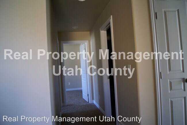 Building Photo - 4 br, 3 bath House - 636 S 2250 W