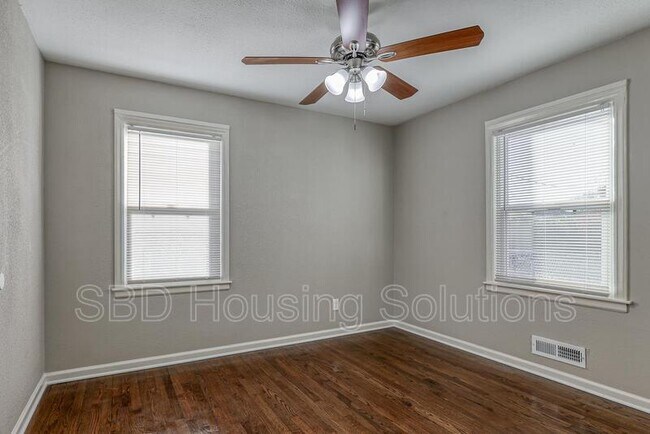 Building Photo - 4811 Martha Truman Rd