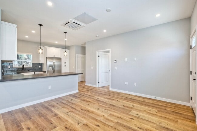 Building Photo - 6834 Tower St