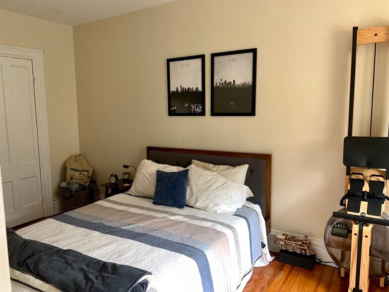 Building Photo - 217 Newbury St