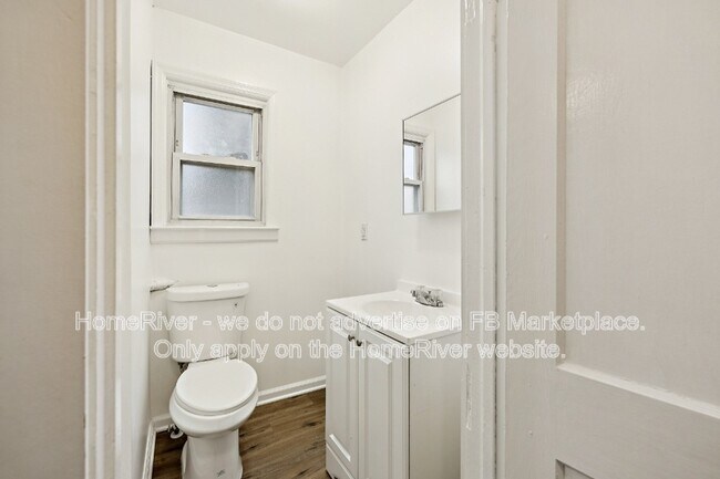 Building Photo - 289 Hilton Ave