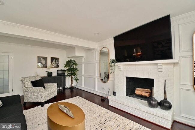 Building Photo - 6431 Forest Rd