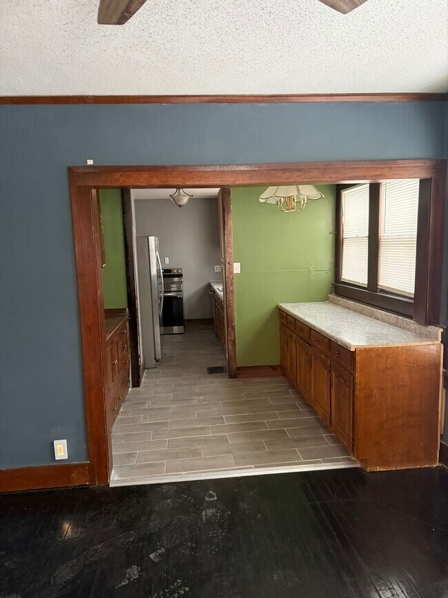 Building Photo - 1201 SW Garfield Ave