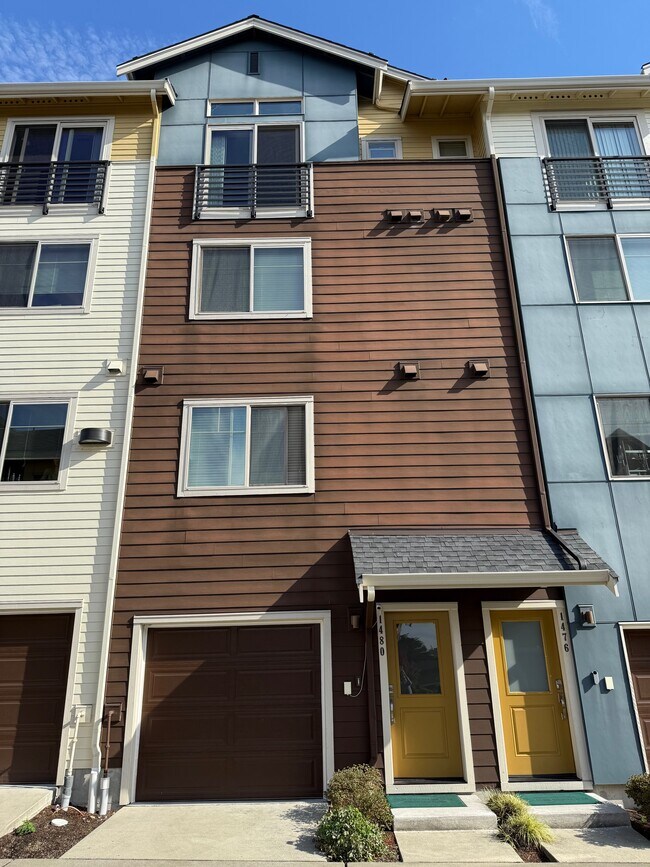 Building Photo - 1480 157th Ct NE